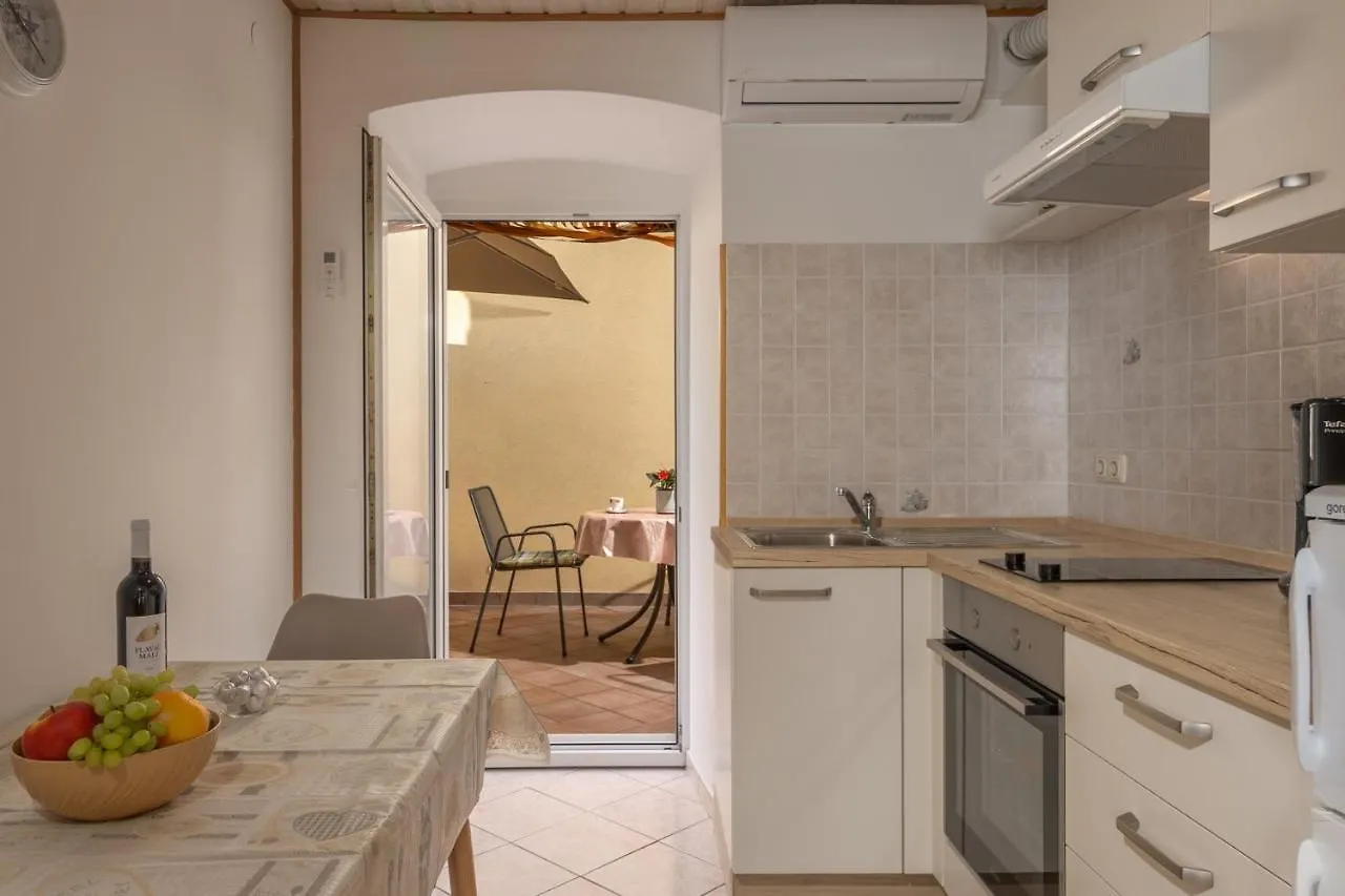 Apartmani Matic Moscenicka Draga Apartment